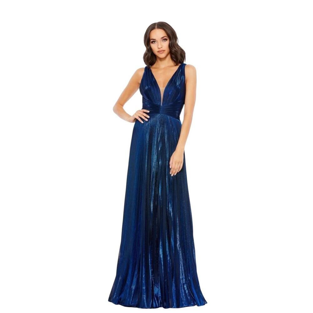 Mac Duggal 50640 Sapphire Metallic Pleated Plunge Neck Gown Size 10 $478